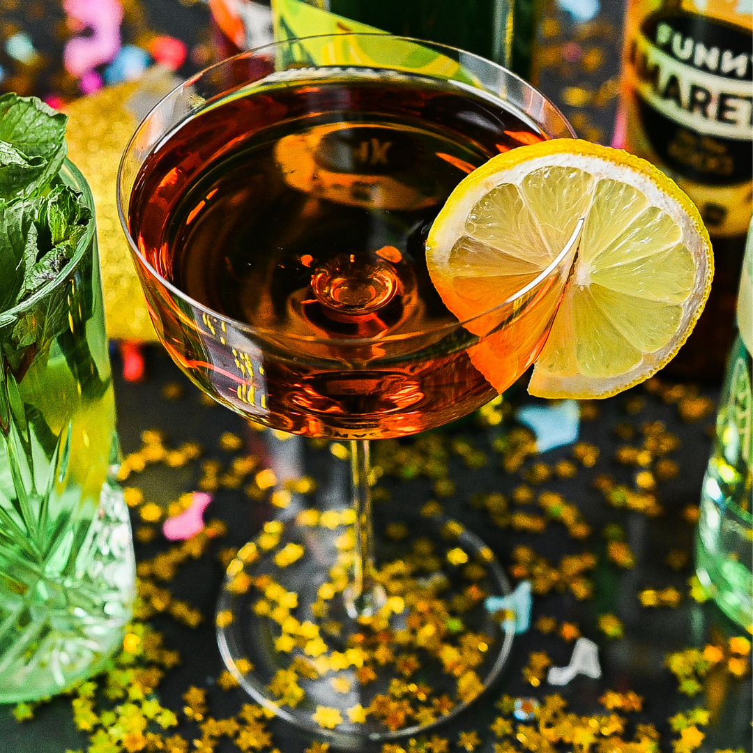 🍯 PAK van 6 FUNNY Amaretto-flessen – 0% alcohol.
